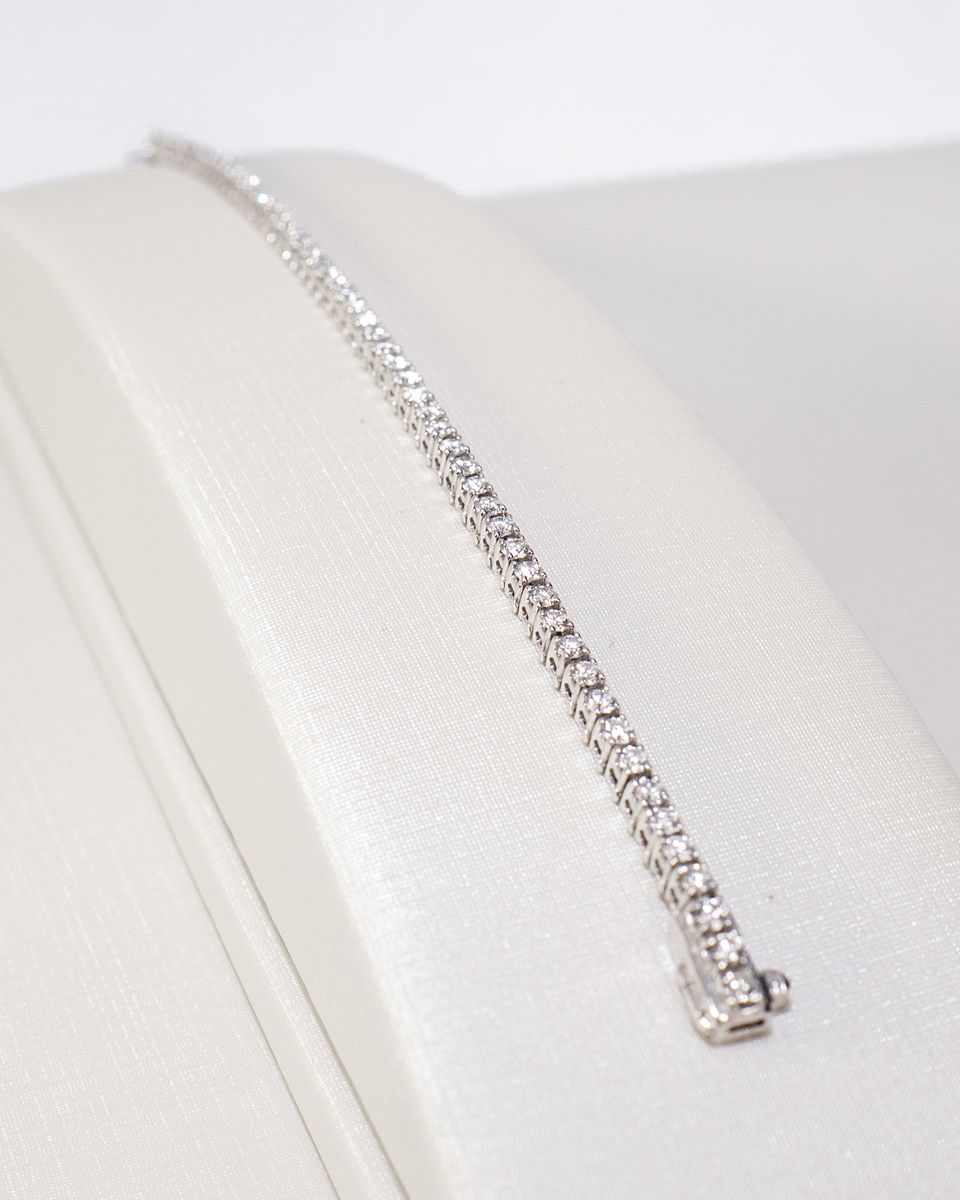 Pulseira riviera com linha contínua de brilhantes